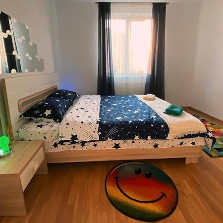 Apartament Smiley Διαμέρισμα Σιγκισοάρα Εξωτερικό φωτογραφία